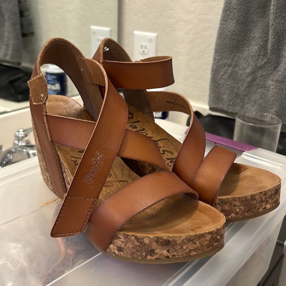 Women’s cork heeled blowfish Malibu size 7